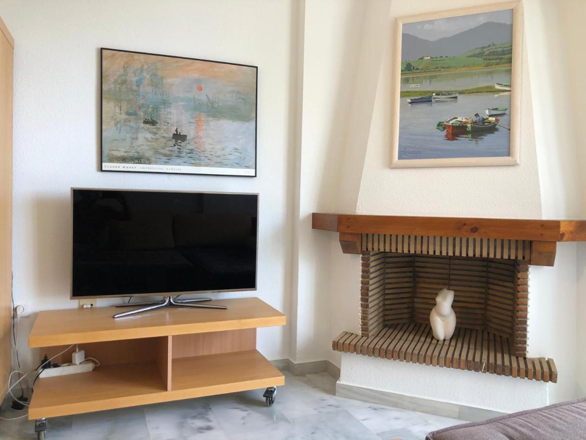 El Cortijuelo. Magnificent Triplex Terraced House With Rooftop Of 18M2, Overlooking The Sea. Parking Torremolinos Eksteriør billede