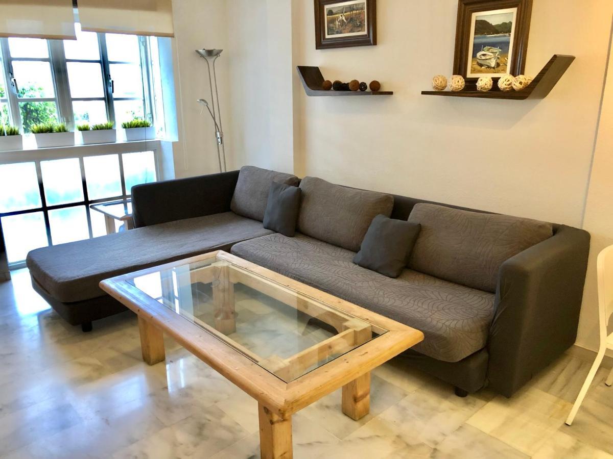 El Cortijuelo. Magnificent Triplex Terraced House With Rooftop Of 18M2, Overlooking The Sea. Parking Torremolinos Eksteriør billede