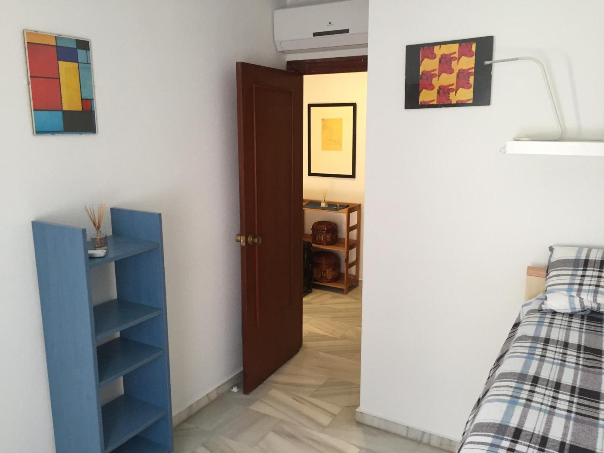 El Cortijuelo. Magnificent Triplex Terraced House With Rooftop Of 18M2, Overlooking The Sea. Parking Torremolinos Eksteriør billede