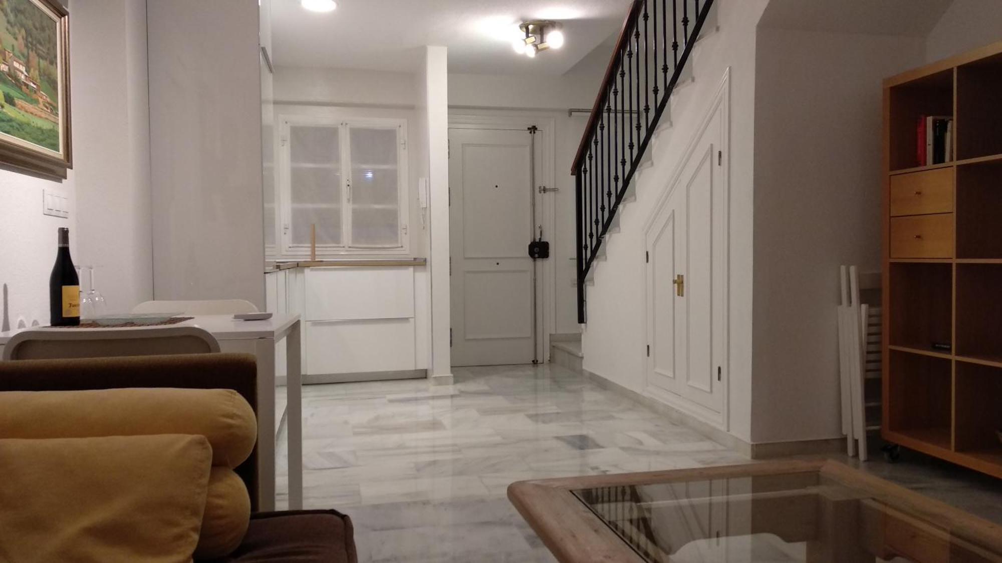 El Cortijuelo. Magnificent Triplex Terraced House With Rooftop Of 18M2, Overlooking The Sea. Parking Torremolinos Eksteriør billede