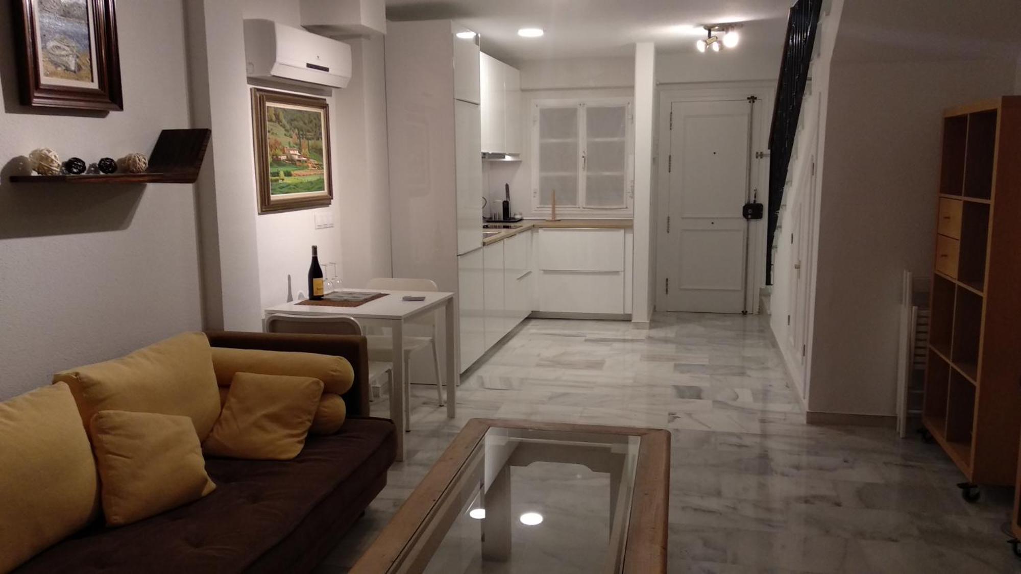 El Cortijuelo. Magnificent Triplex Terraced House With Rooftop Of 18M2, Overlooking The Sea. Parking Torremolinos Eksteriør billede