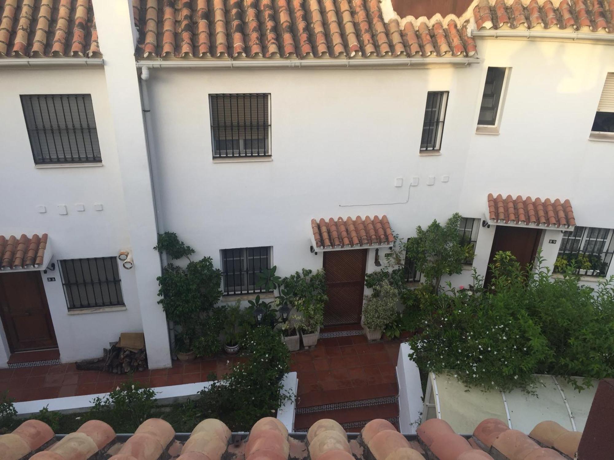El Cortijuelo. Magnificent Triplex Terraced House With Rooftop Of 18M2, Overlooking The Sea. Parking Torremolinos Eksteriør billede